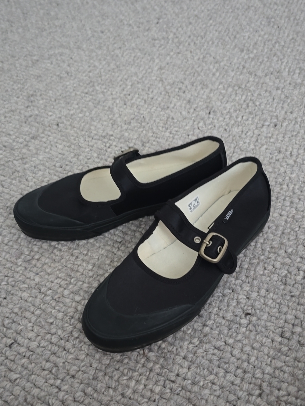 BRAND NEW! Vans Black Mary Jane Strap Shoes/ Unisex WOMEN: 7.5 /MEN: 6.0.